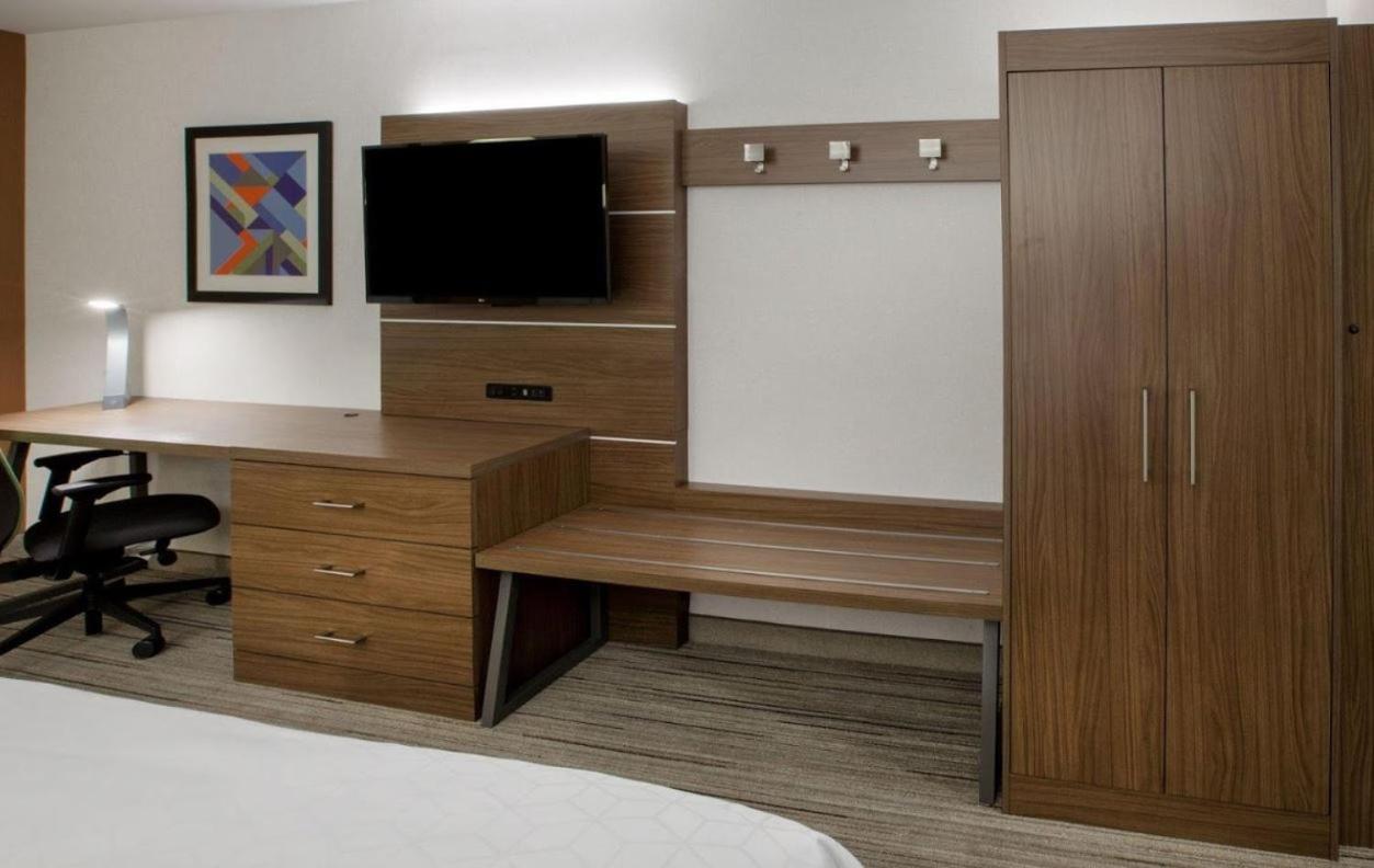 Holiday Inn Express Hotel & Suites Woodland Hills By Ihg Лос Анджелис Екстериор снимка